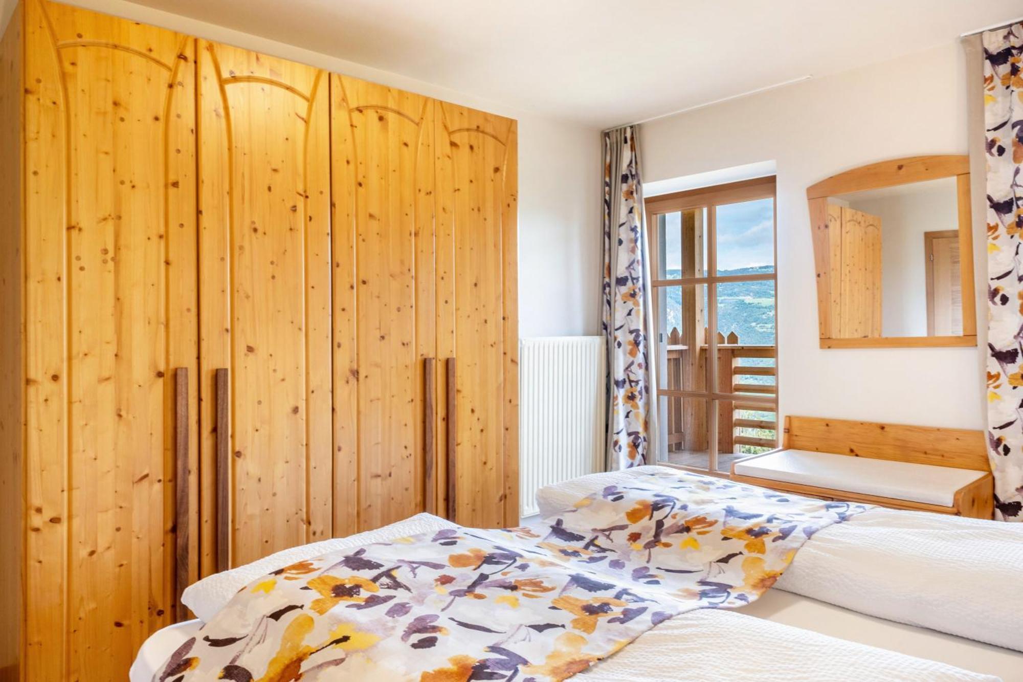 Haensel Und Gretel Schlosshof Umes Экстерьер фото