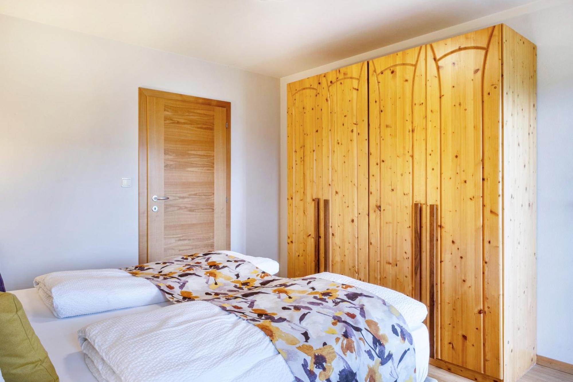 Haensel Und Gretel Schlosshof Umes Экстерьер фото